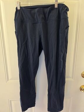 lululemon athletica Dark Navy Capri Leggings with Hidden Pocket Size 10